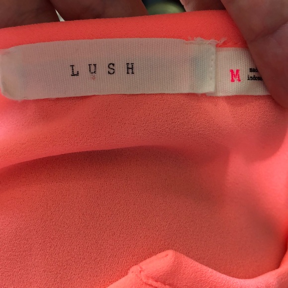 Lush sleeveless top - Picture 3 of 3